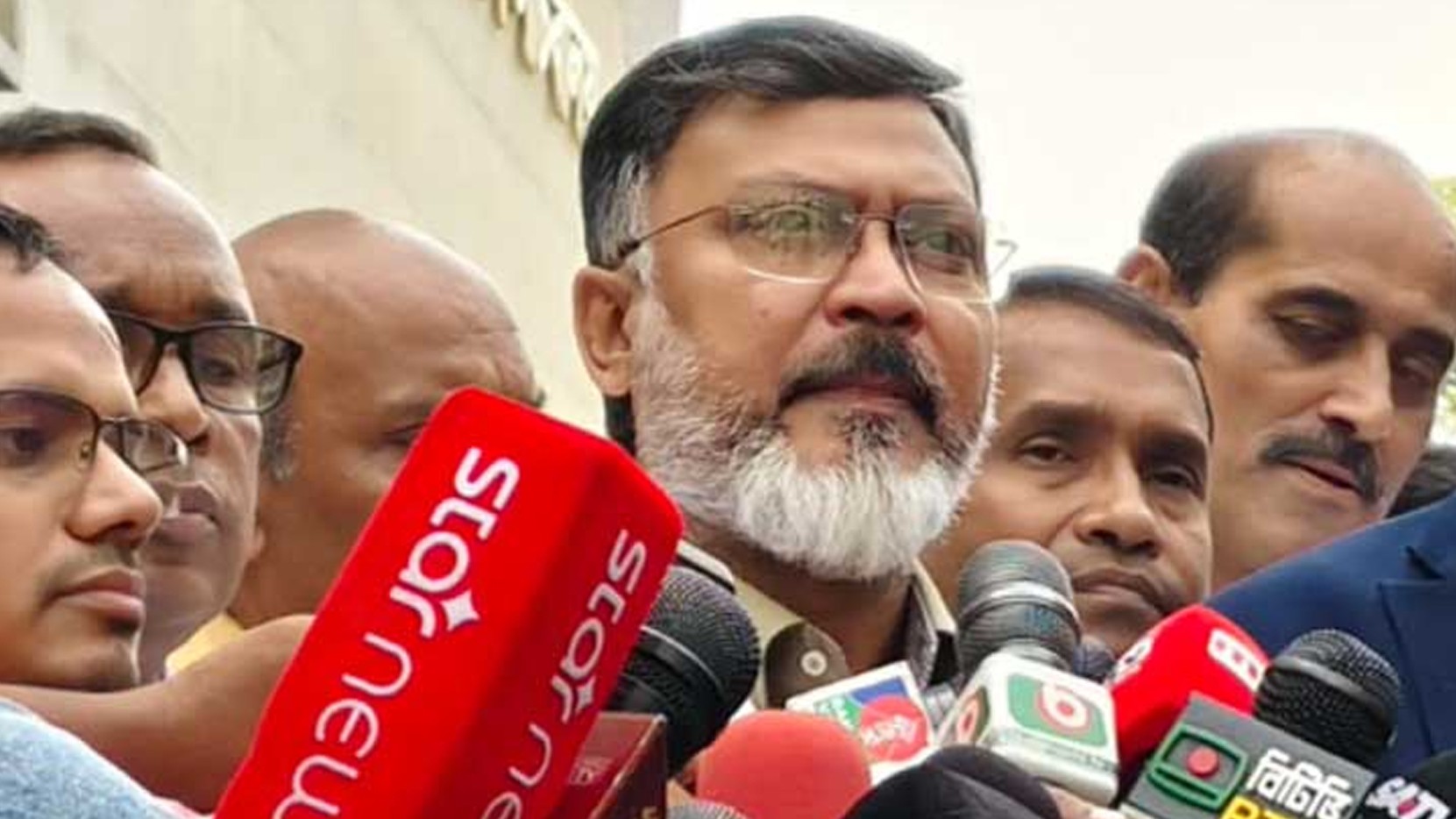 ৫৩৬ স্কুলে ডেঙ্গু প্রতিরোধে মশক নিধন কর্মসূচি শুরু করলো ডিএনসিসি